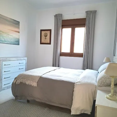 A 5 Min A Pie Del Centro, Muy Acogedor, Wifi Y Netflix * San Vicente De La Barquera