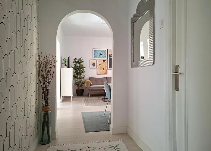 A 5 Min A Pie Del Centro, Cama 1'60, Wifi Y Netflix