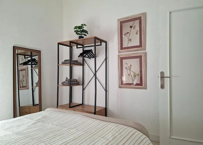 Apartment A 5 Min A Pie Del Centro, Cama 1'60, Wifi Y Netflix