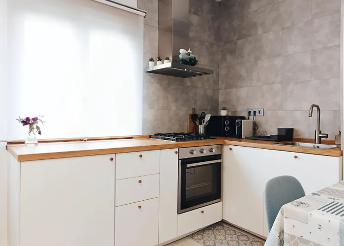 A 5 Min A Pie Del Centro, Cama 1'60, Wifi Y Netflix 公寓